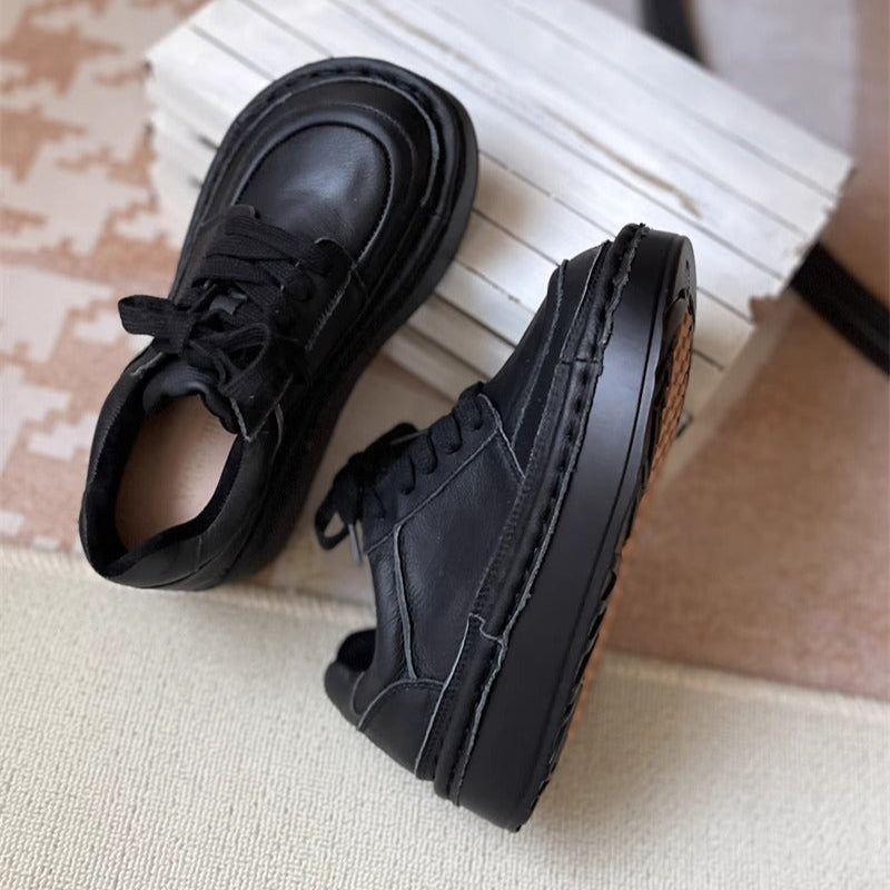 Chaussures d&eacute;contract&eacute;es basses &agrave; lacets et plateforme &eacute;paisse pour femmes &ndash; Style moche-mignon