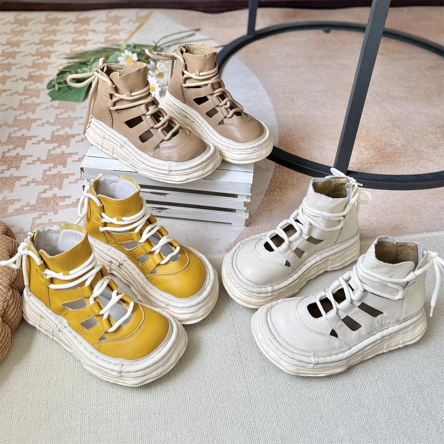 Bottines &agrave; plateforme en cuir pour femme, style &laquo; moche-mignon &raquo; &ndash; D&eacute;coupes et fermeture &eacute;clair &agrave; l'arri&egrave;re