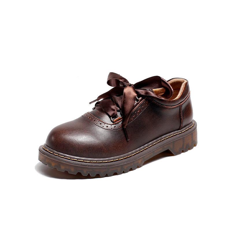 Damskie buty typu oksford z okrągłym noskiem i sznurowaniem w stylu retro &ndash; płaskie