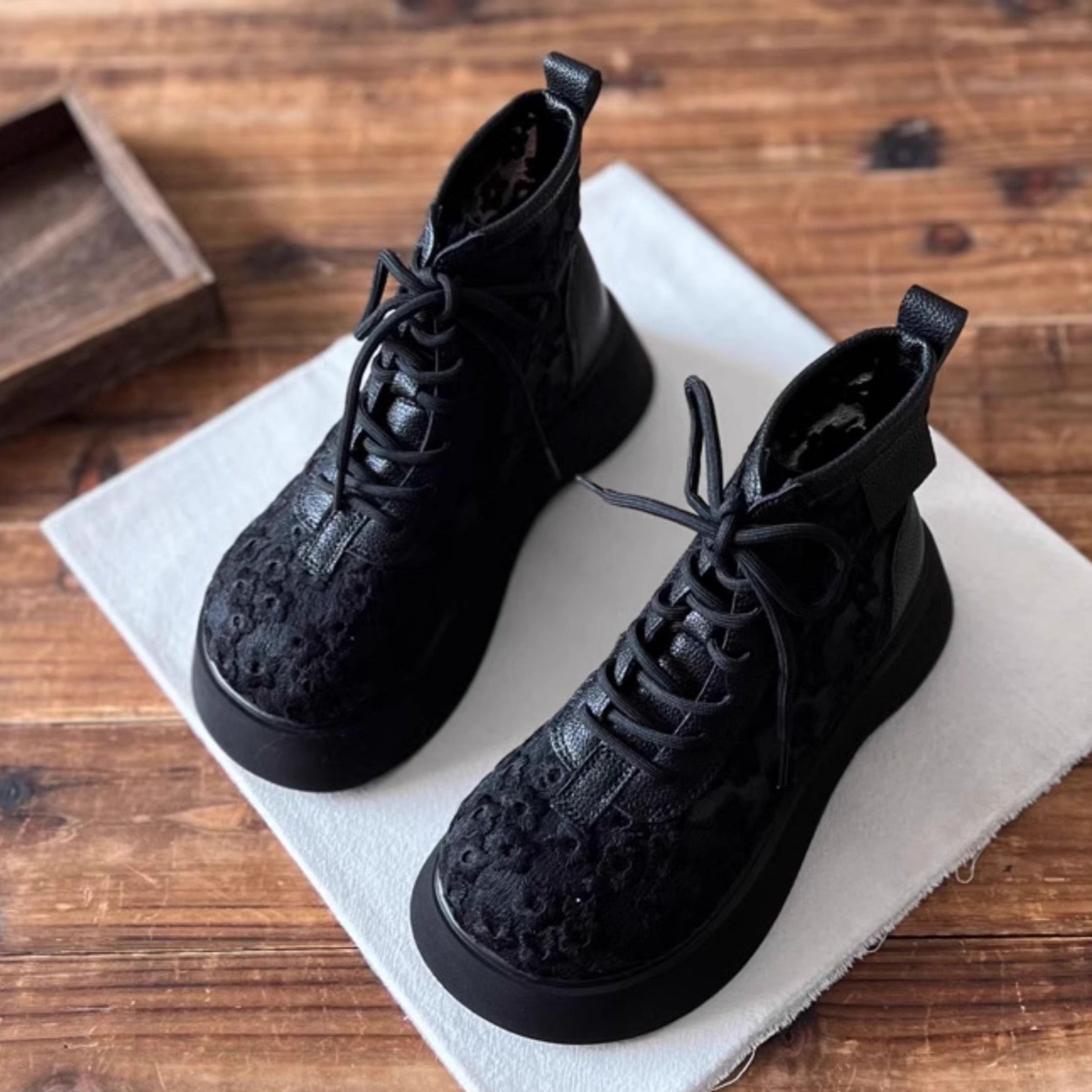 Bottes d'&eacute;t&eacute; &agrave; plateforme en dentelle et r&eacute;sille, style litt&eacute;raire pour femmes