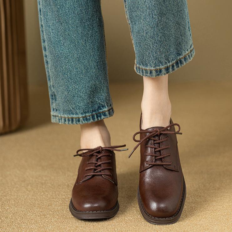 Handgefertigte britische Loafer aus Leder mit runder Zehenpartie, Schn&uuml;rung und klobigem Absatz