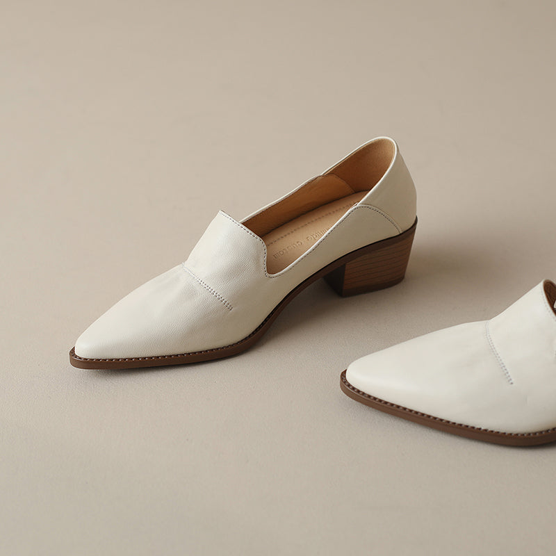 Handgefertigte Damen-Loafer mit spitzer Zehenpartie und Blockabsatz