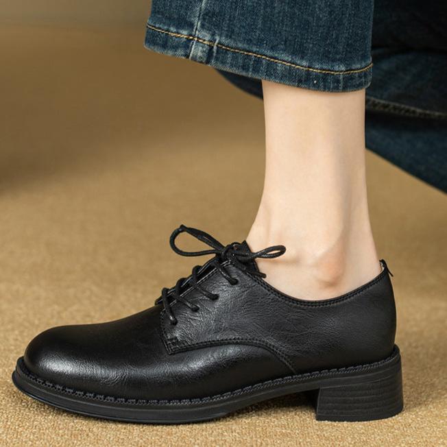 Handgefertigte britische Loafer aus Leder mit runder Zehenpartie, Schn&uuml;rung und klobigem Absatz