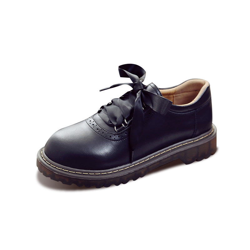 Damskie buty typu oksford z okrągłym noskiem i sznurowaniem w stylu retro &ndash; płaskie