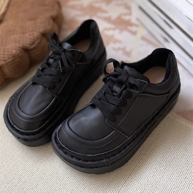 Chaussures d&eacute;contract&eacute;es basses &agrave; lacets et plateforme &eacute;paisse pour femmes &ndash; Style moche-mignon