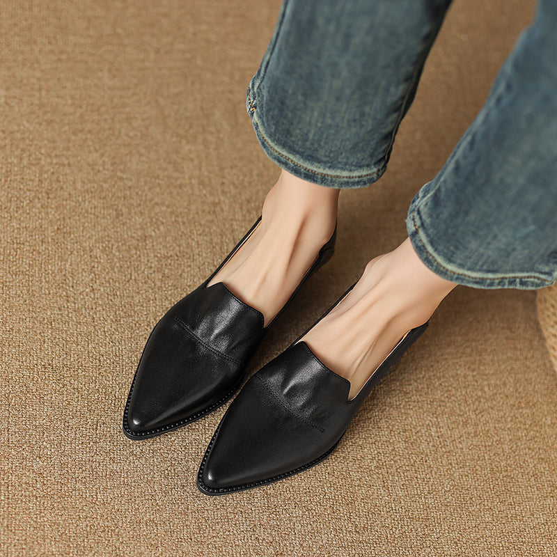 Handgefertigte Damen-Loafer mit spitzer Zehenpartie und Blockabsatz