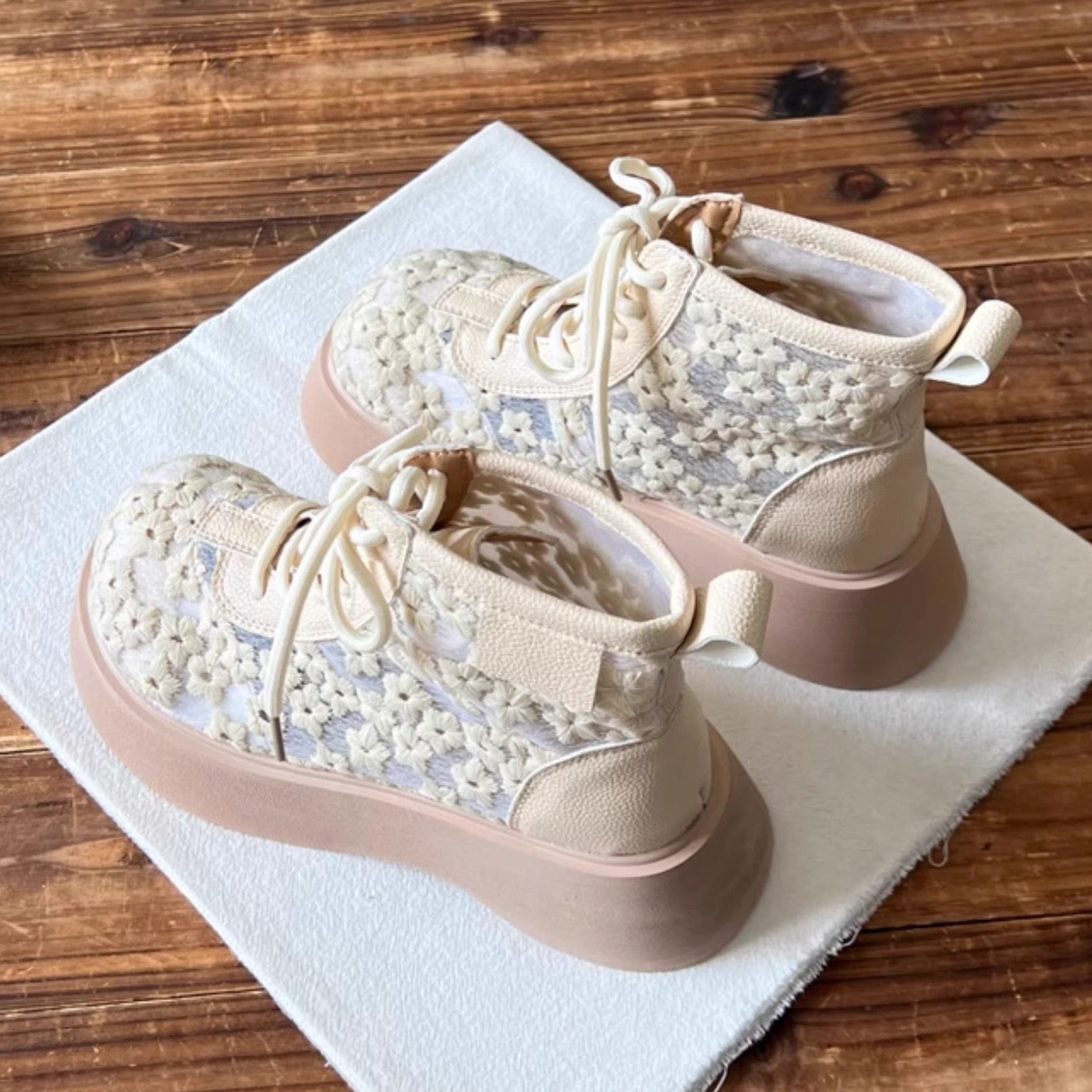 Bottes d'&eacute;t&eacute; &agrave; plateforme en dentelle et r&eacute;sille, style litt&eacute;raire pour femmes