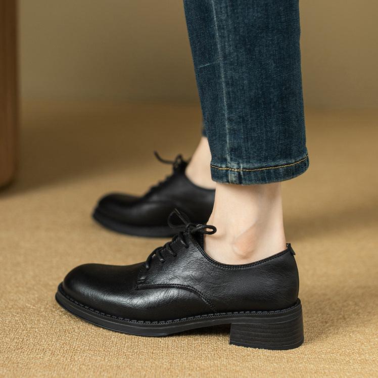 Handgefertigte britische Loafer aus Leder mit runder Zehenpartie, Schn&uuml;rung und klobigem Absatz