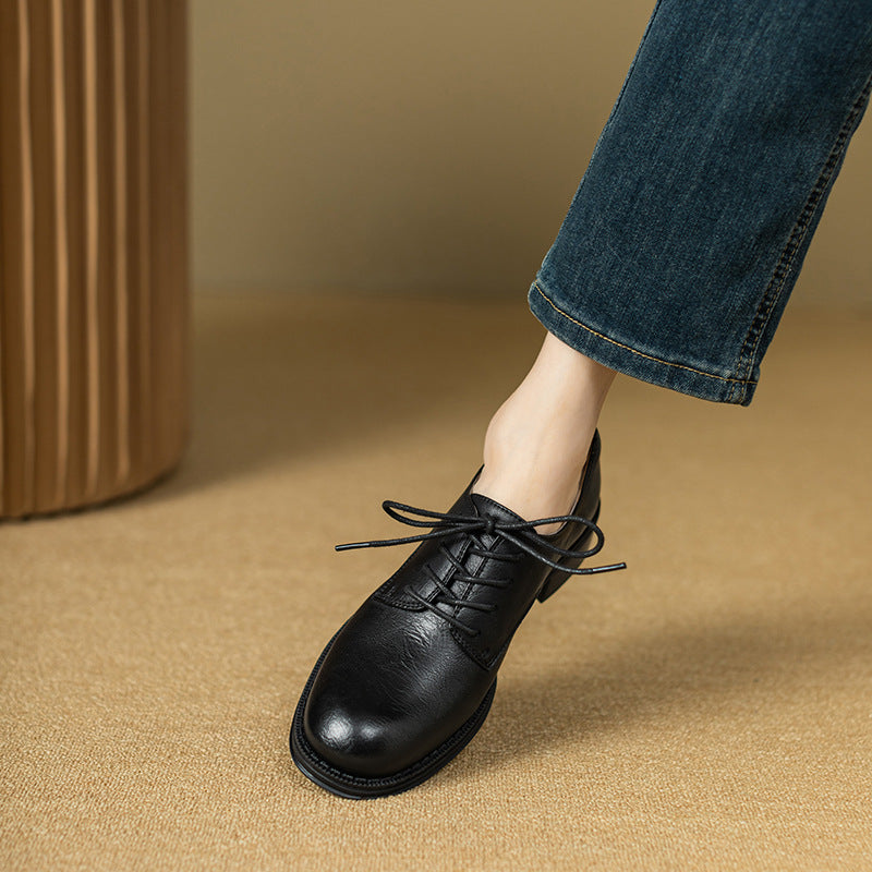 Handgefertigte britische Loafer aus Leder mit runder Zehenpartie, Schn&uuml;rung und klobigem Absatz