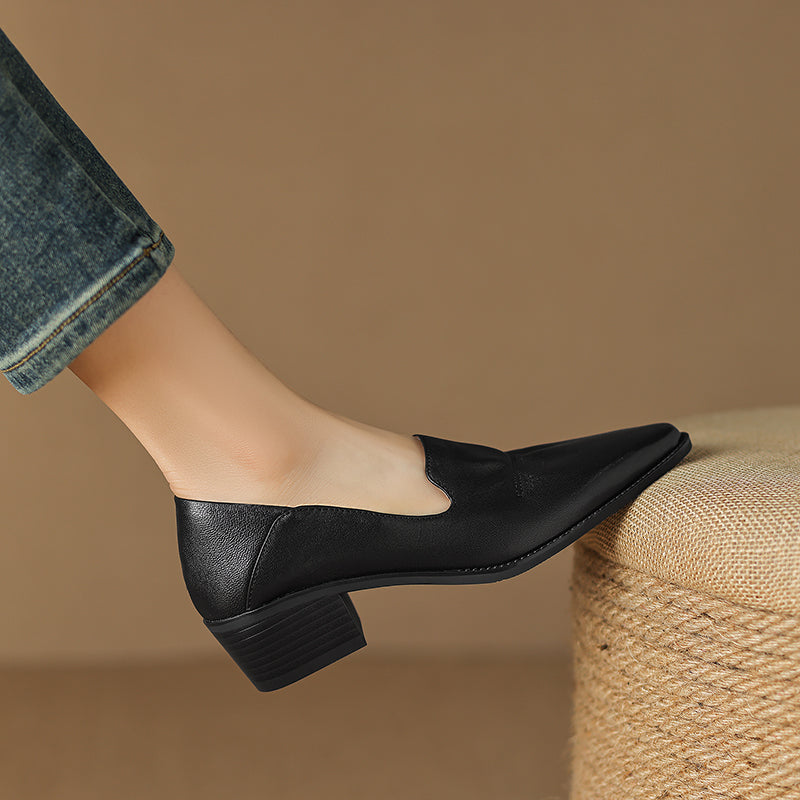Handgefertigte Damen-Loafer mit spitzer Zehenpartie und Blockabsatz