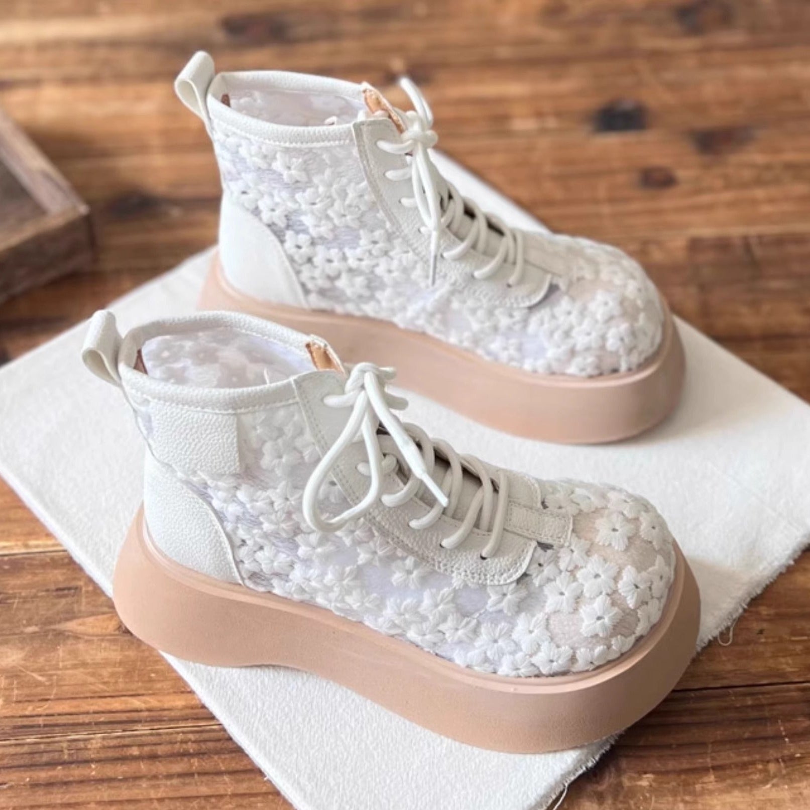 Bottes d'&eacute;t&eacute; &agrave; plateforme en dentelle et r&eacute;sille, style litt&eacute;raire pour femmes