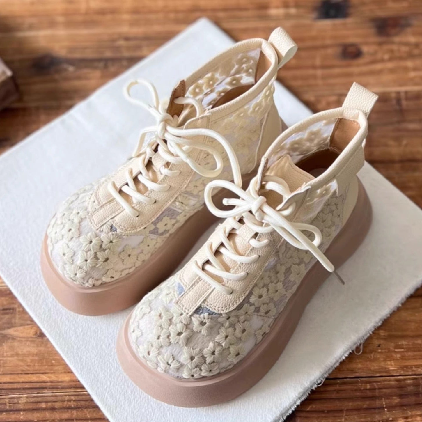 Bottes d'&eacute;t&eacute; &agrave; plateforme en dentelle et r&eacute;sille, style litt&eacute;raire pour femmes