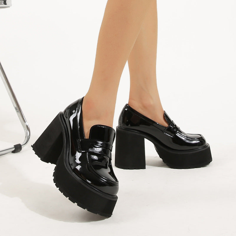 Damen-Plateau-Loafer aus Lackleder mit hohem Absatz