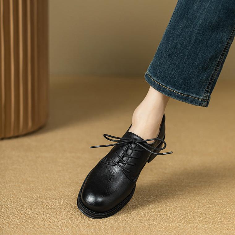 Handgefertigte britische Loafer aus Leder mit runder Zehenpartie, Schn&uuml;rung und klobigem Absatz