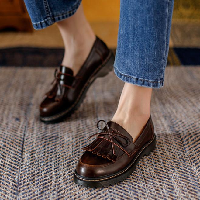 Britische Retro-Loafer f&uuml;r Damen mit Schleifenquaste