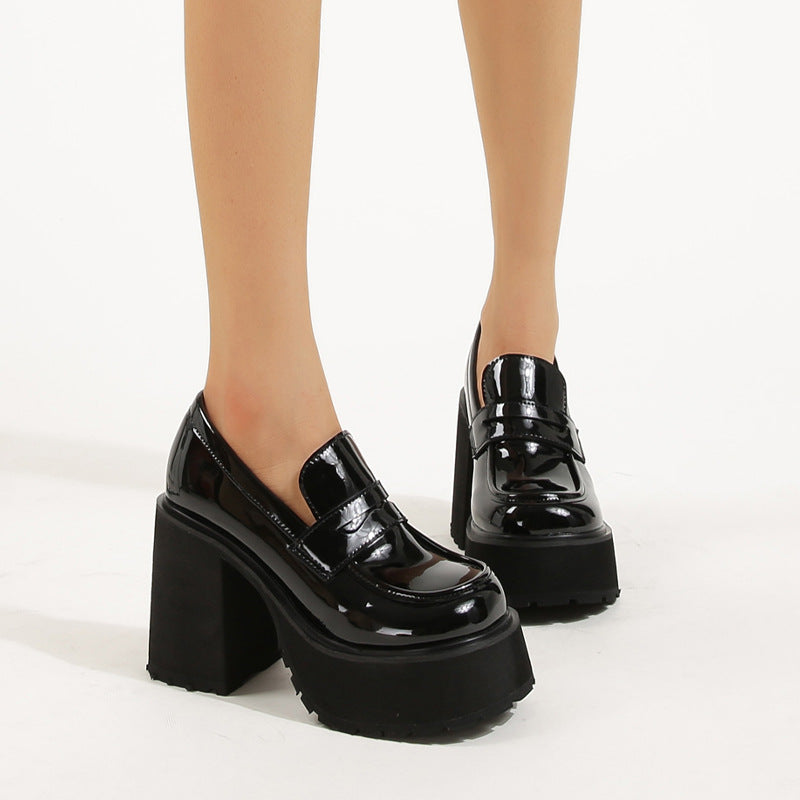 Damen-Plateau-Loafer aus Lackleder mit hohem Absatz