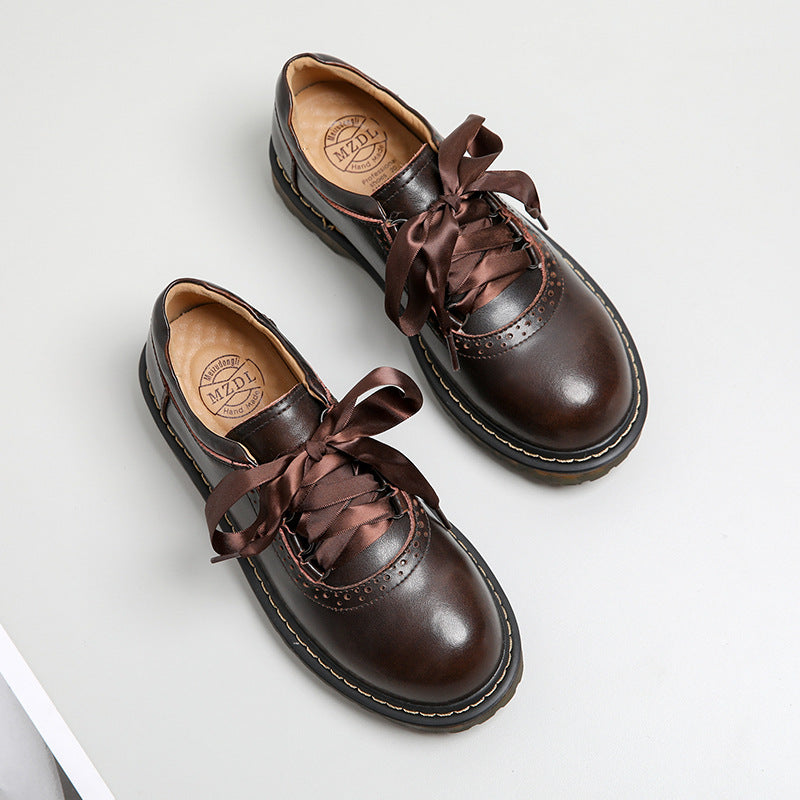 Damskie buty typu oksford z okrągłym noskiem i sznurowaniem w stylu retro &ndash; płaskie