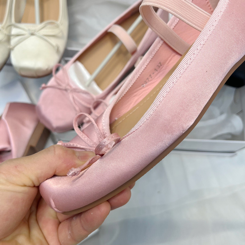 Ballerine in raso con fiocco decorativo &ndash; Morbide, flessibili e comode per tutti i giorni - N47