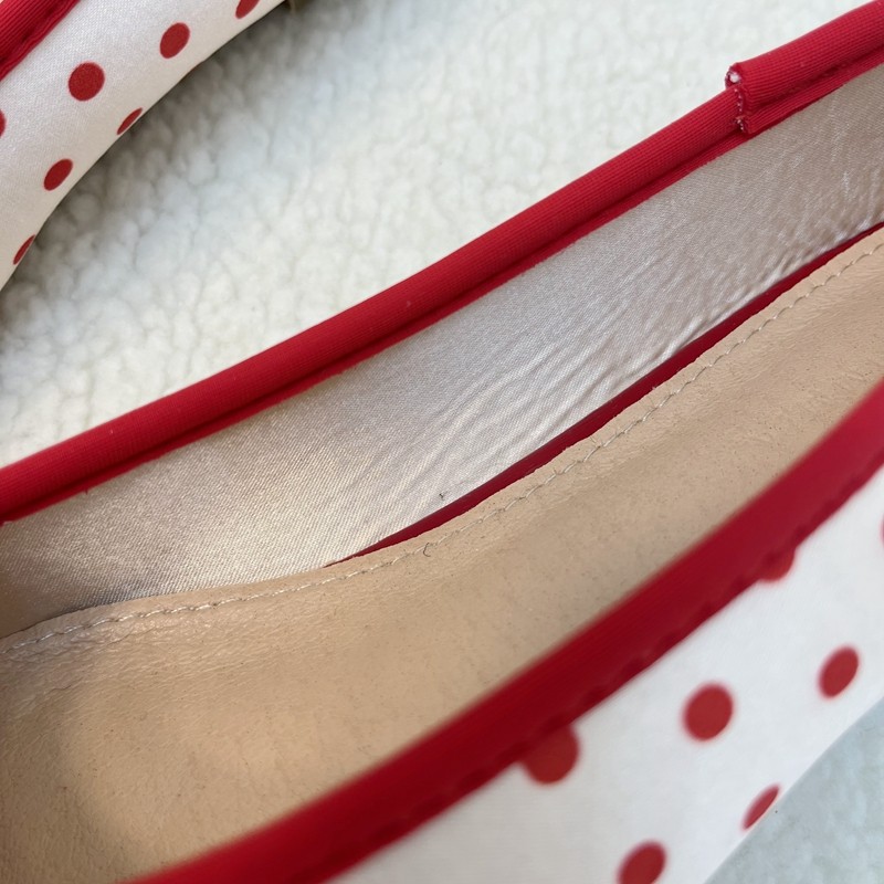 Dames ballerina's van satijn met rode stippen, ronde neus, lichtgewicht instapmodel - N01